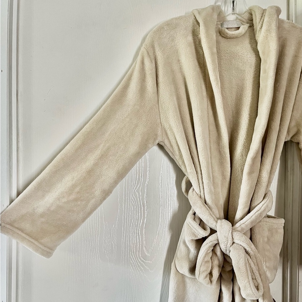 Summer & Rose Plush Cozy Robe - Picture 6 of 11
